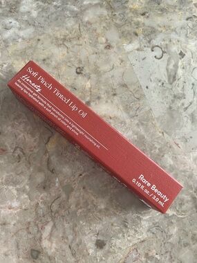 $24 msrp new in box Rare Beauty Soft Pinch Tinted Lip Oil in honesty